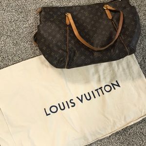 Louis Vuitton purse